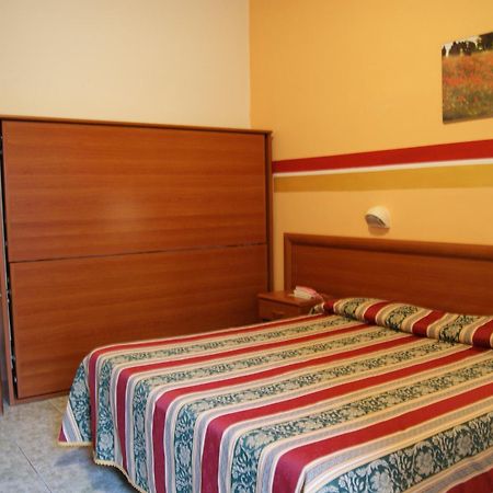 Hotel Dolly Viareggio Habitación foto
