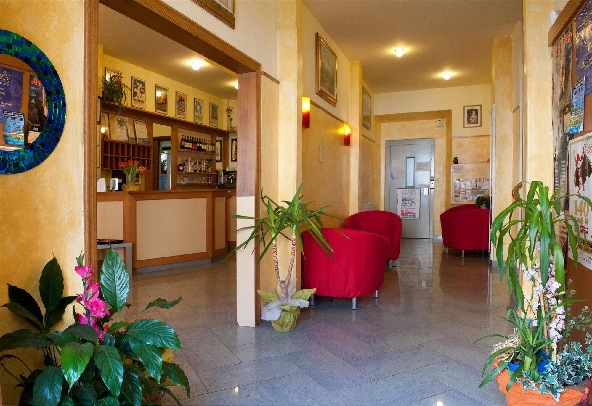Hotel Dolly Viareggio Exterior foto