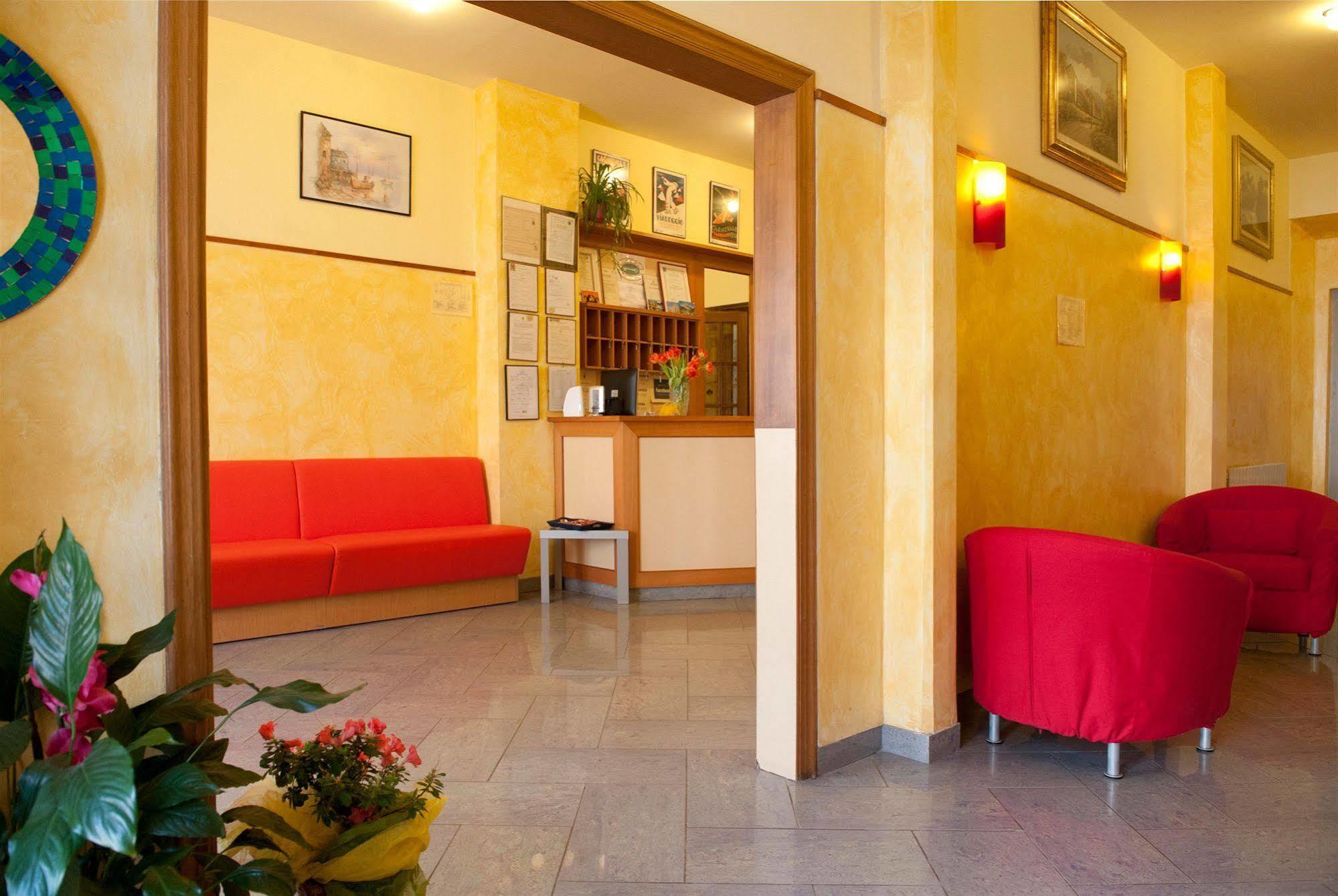 Hotel Dolly Viareggio Exterior foto