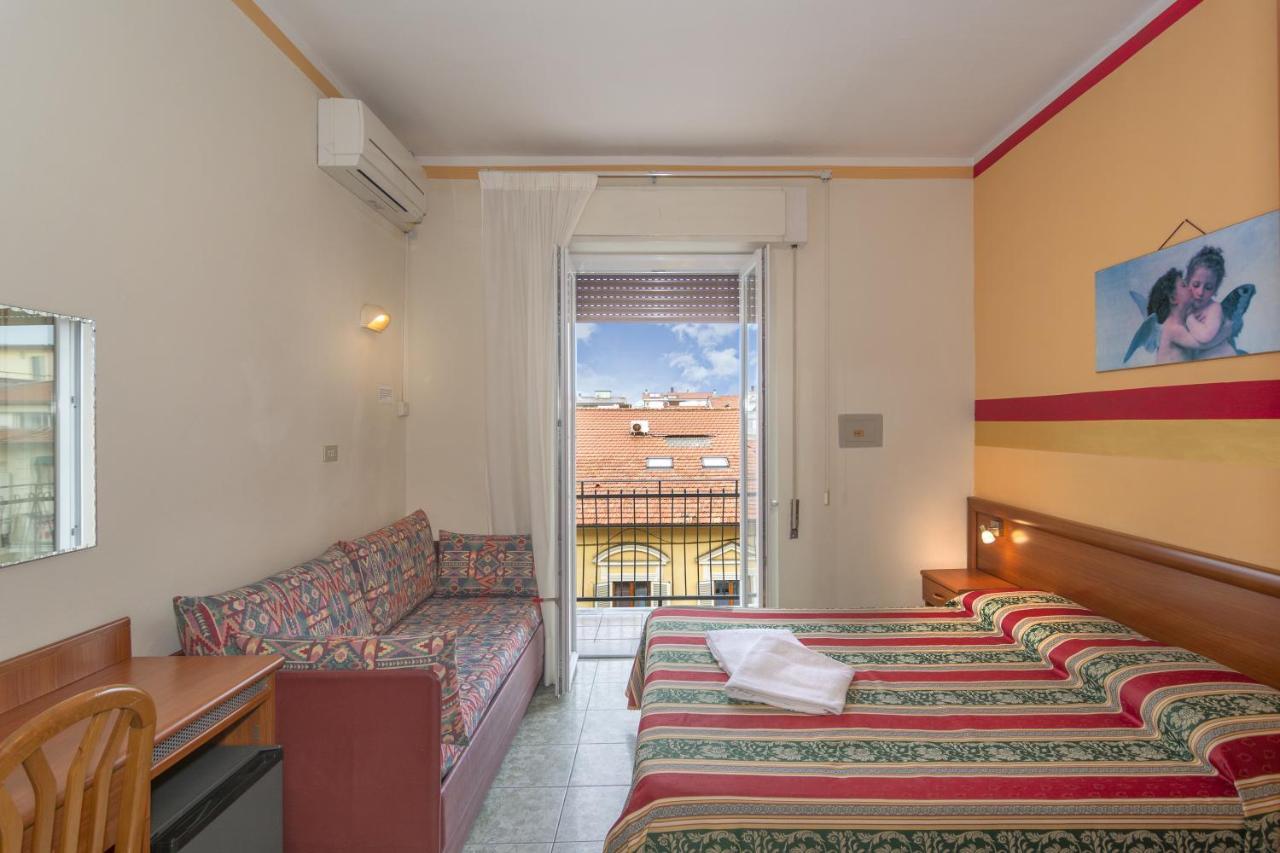 Hotel Dolly Viareggio Exterior foto
